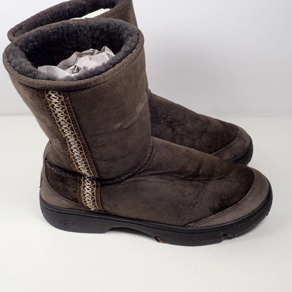 Ugg Brown Ultra Short Revival Boots, Size 7 - Picture 4 of 8